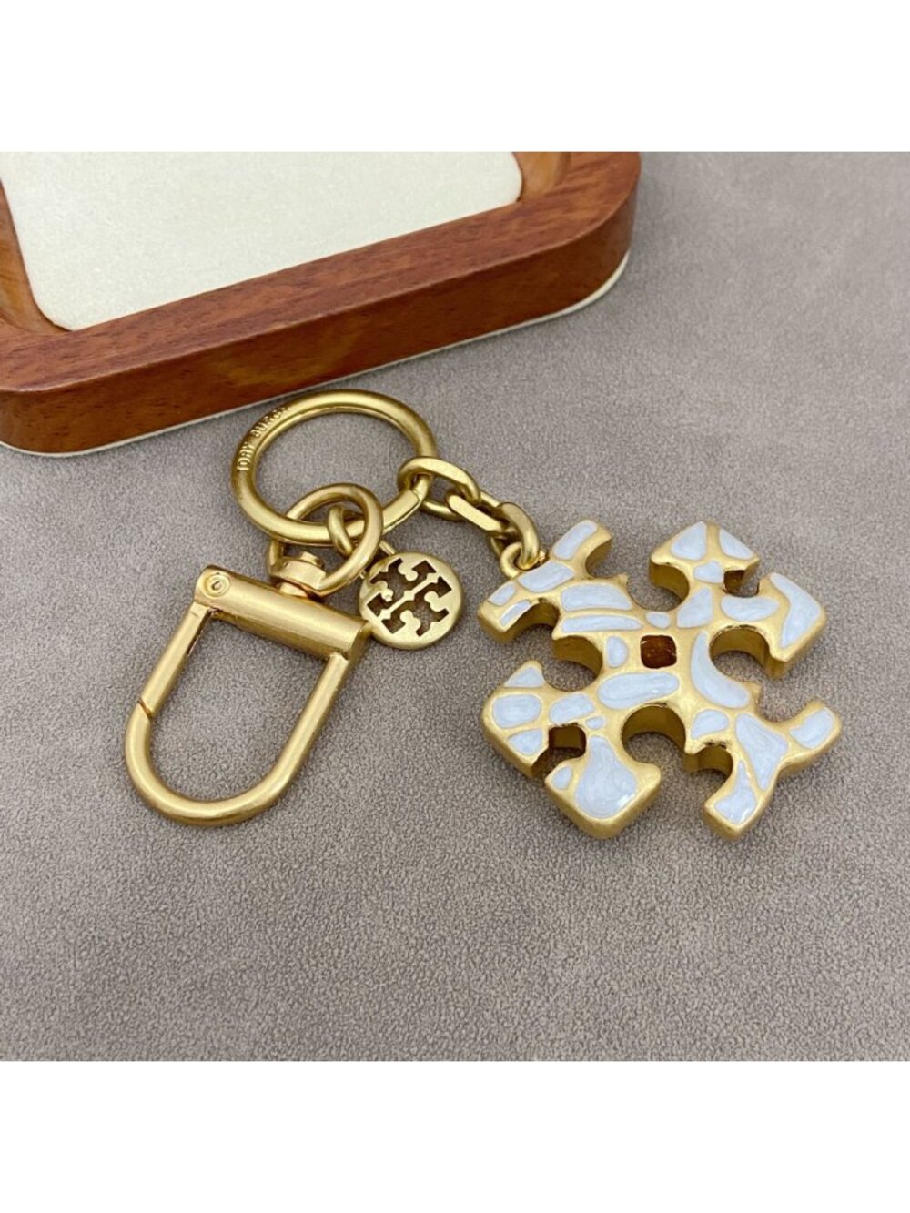 Brand new keychain/pendant - Picture 2 of 4